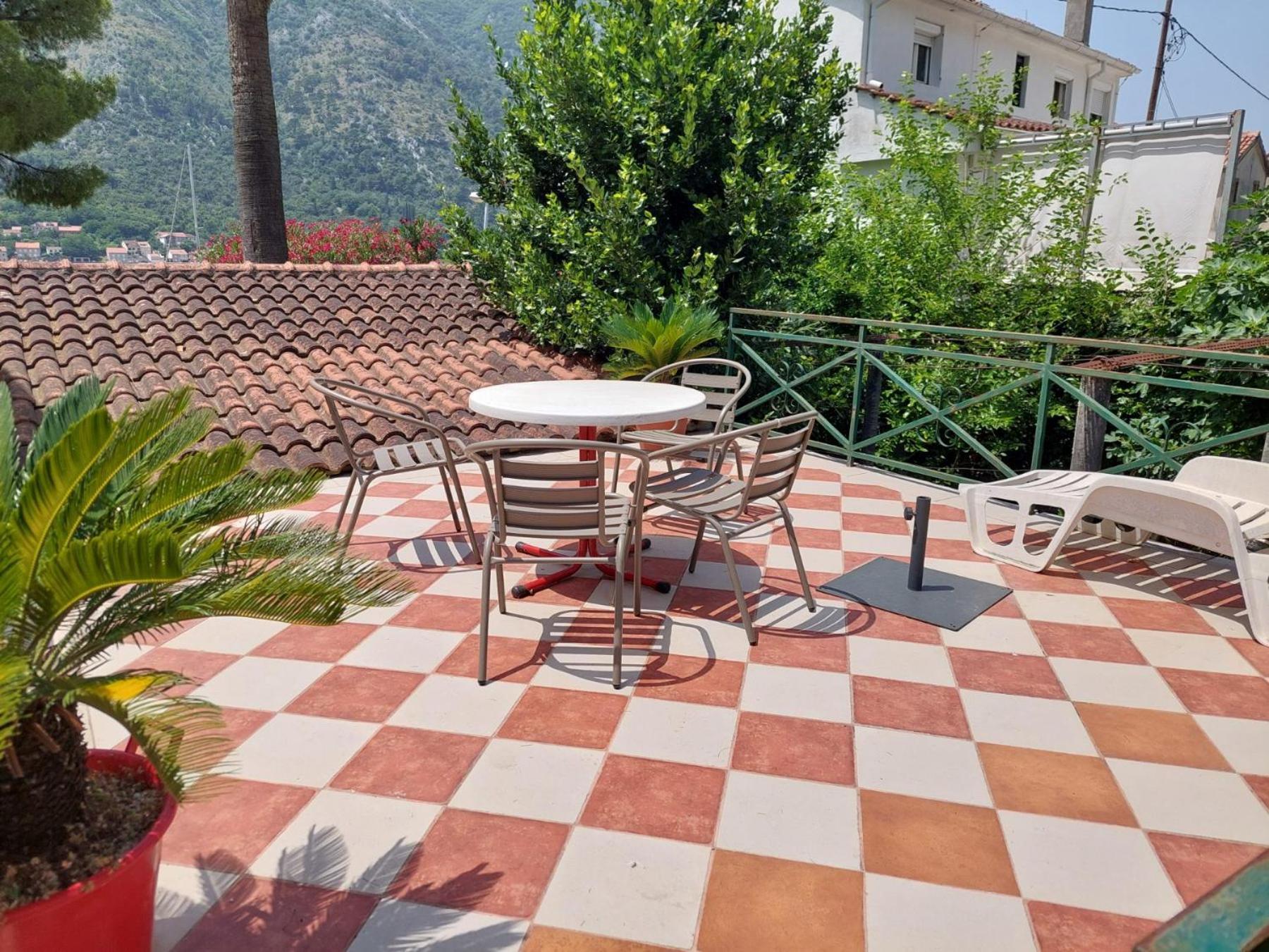 Garden Apartmant Near Sea Kotor Exterior foto